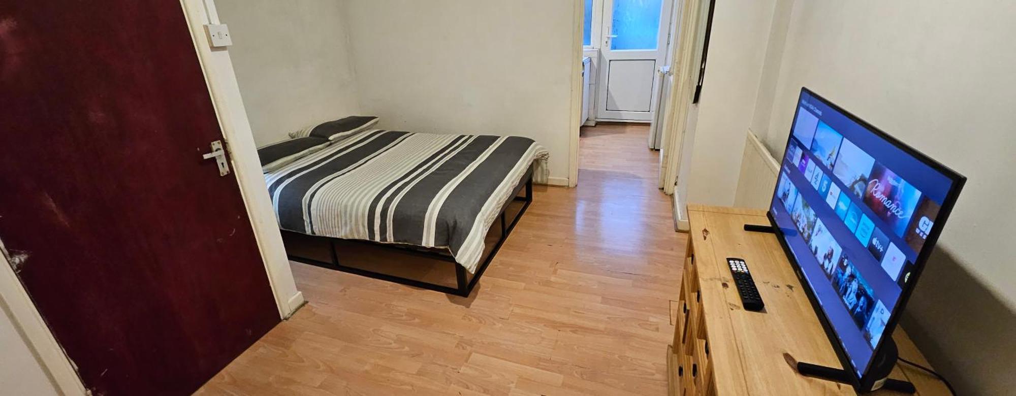 No Frills & Nothing Fancy 1 Bed Studio City Centre Cardiff Bagian luar foto